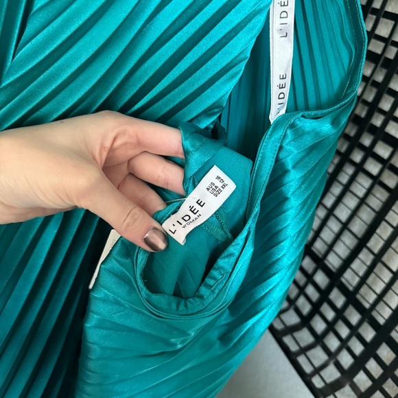 L’IDEE Boheme gown pleated maxi dress with cape in Jewel - Picture 12 of 16